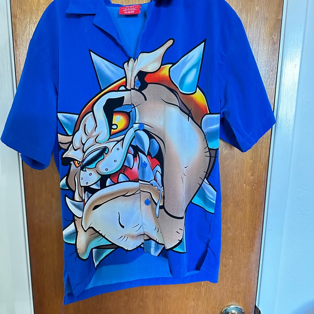 Vintage JNCO Bulldog Blue Button-Up shirt is the perfect addition.